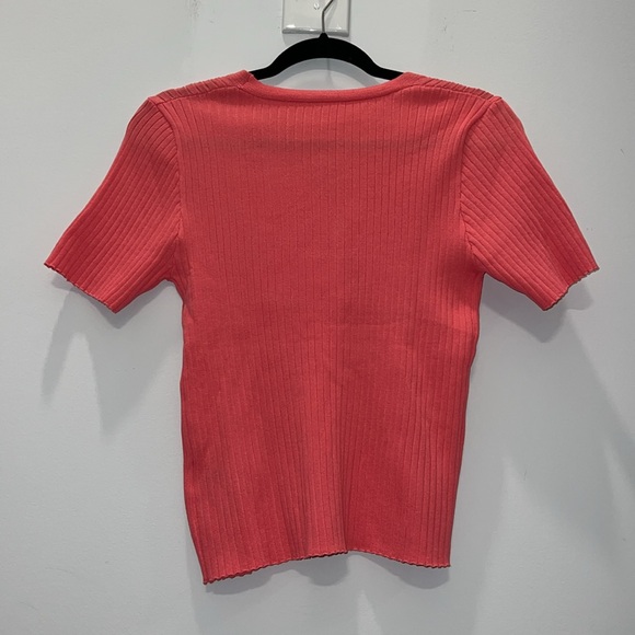 NWNT Dazy Pink Button Up - Picture 2 of 5